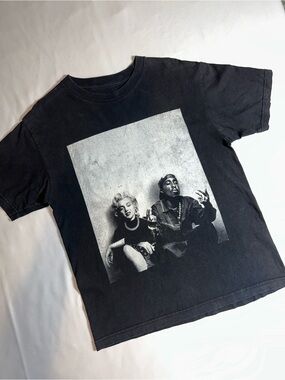Vintage Black Graphic Tee Featuring Iconic Monochrome Portrait